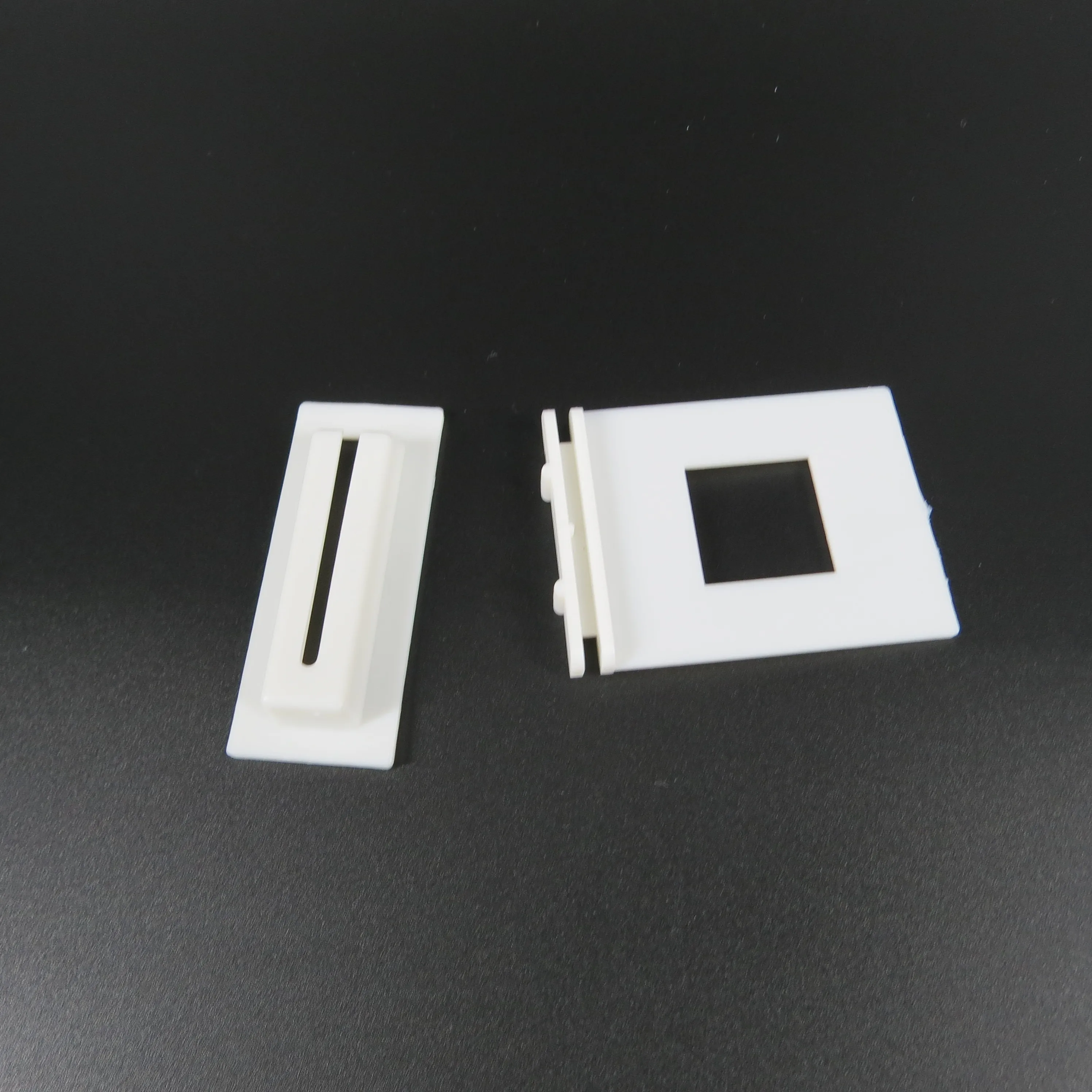 Hot sale Retail Plastic Power Wing Clips Hanging Display ABS Corrugated Shelf Support