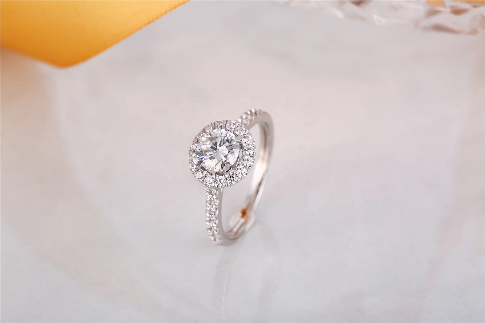 Zuanhuijewelry роскошная круглая установка 1-3ct DEF Муассанит кольцо из стерлингового серебра 925 женская одежда на каждый день серебряные модные ювелирные