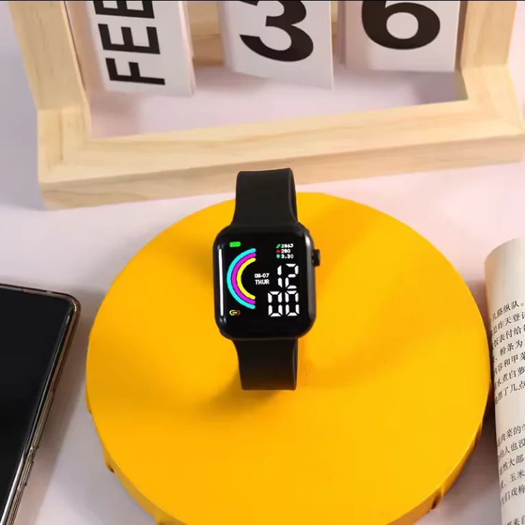 2024 Student electronic watch Cheap silicone lighting sport Child LED Watch For Kids Digital Watches