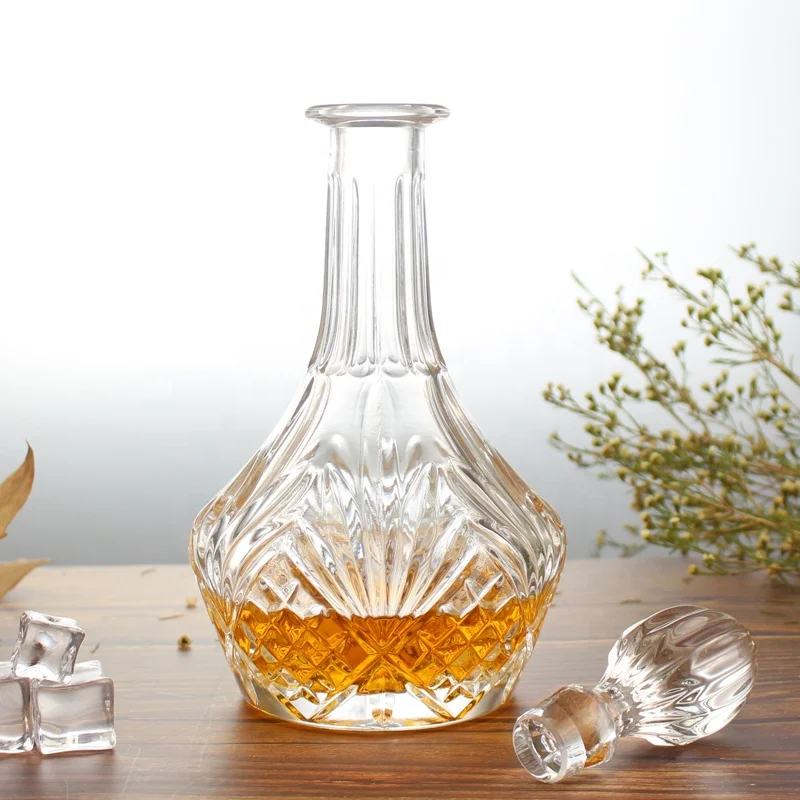 New Product 2022 Round Luxury Crystal Wine Or Whiskey Decanters Geometric Whiskey Decanter