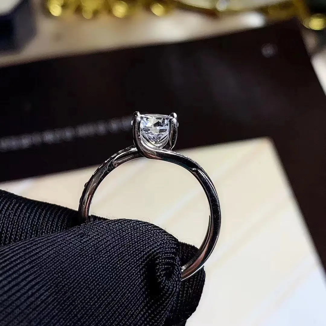 Hot Sell New Design 925 Sterling Silver 1 Carat Italian Vintage Style Engagement Moissanite Rings