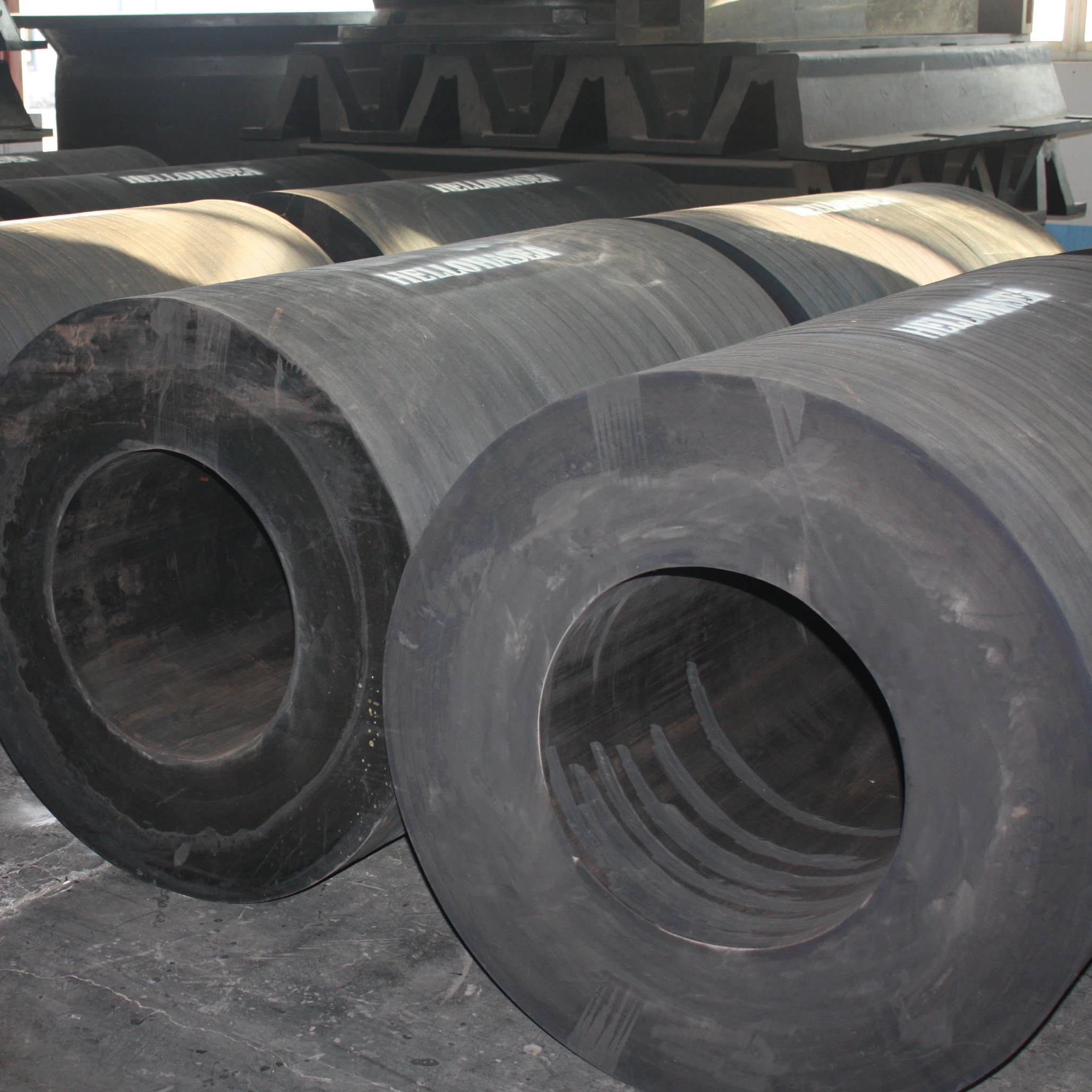 Boat bumper rubber fender system cylindrical fender