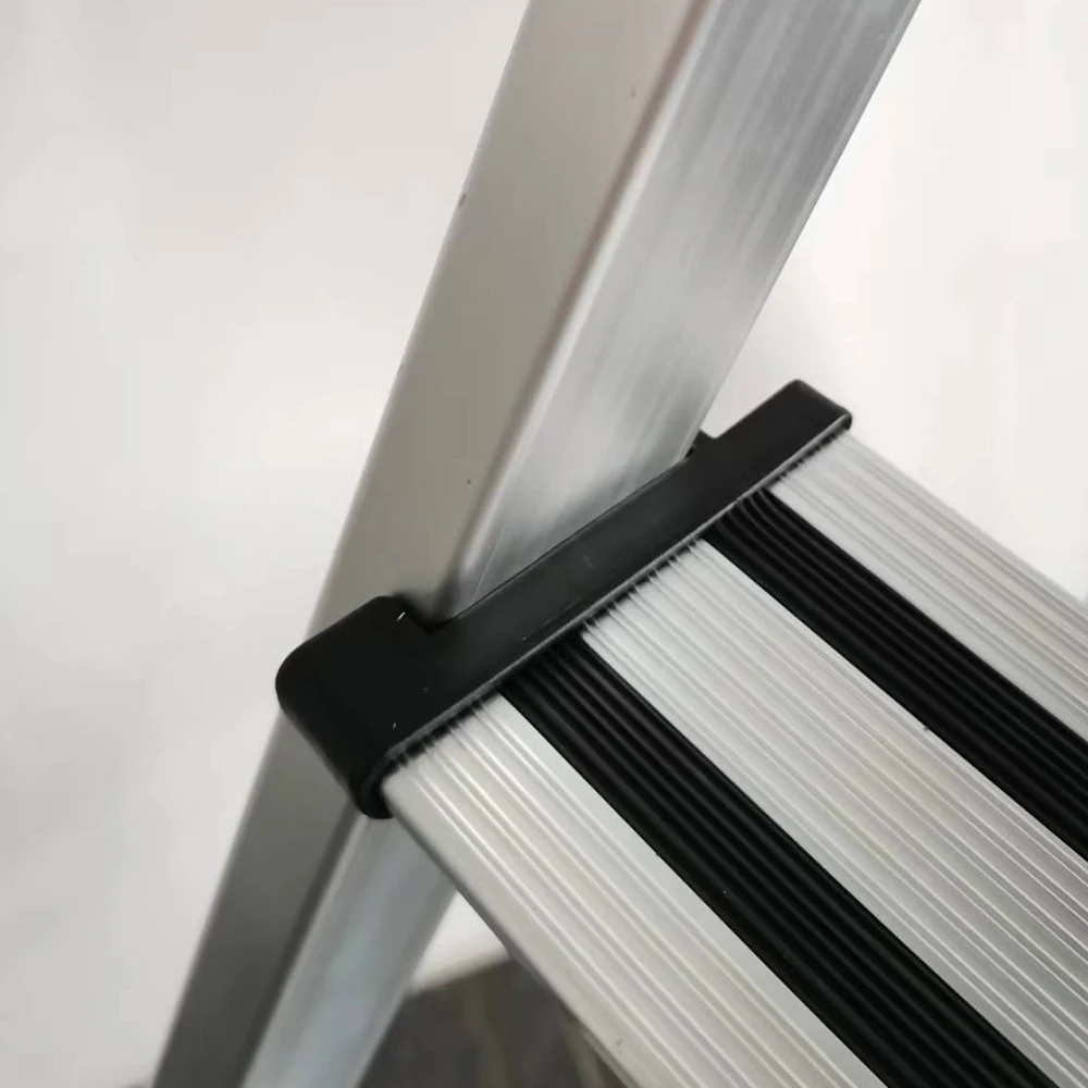 2022 New style Aluminum Household Light Weight Ladder with Tool Tray  and  5 Steps Folding step ladder