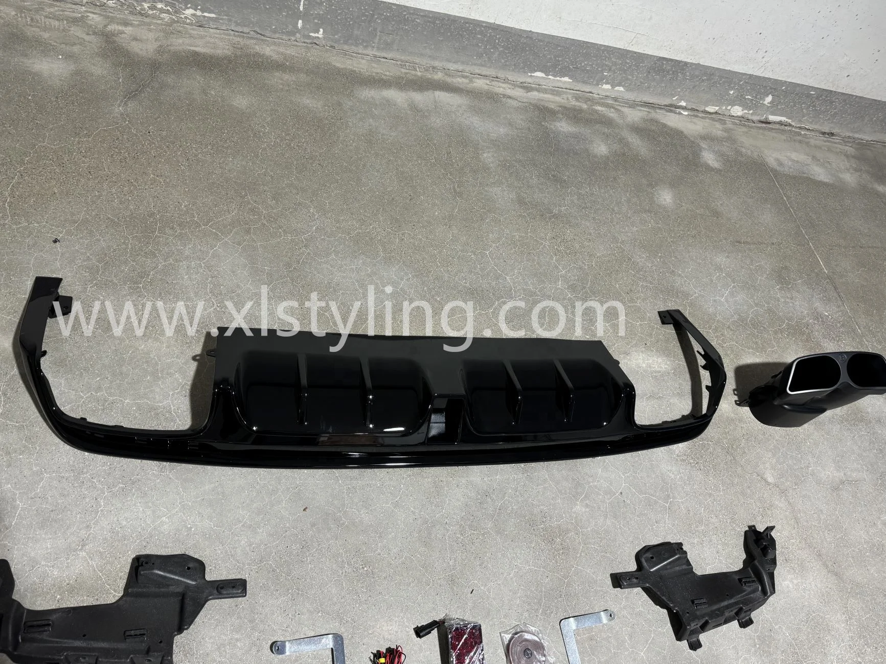 Car Accessories Body Kit Car Bumpers 2014-2017 BRS Rear Bumper Diffuser With Tips for Mercedes Benz W222 AMG