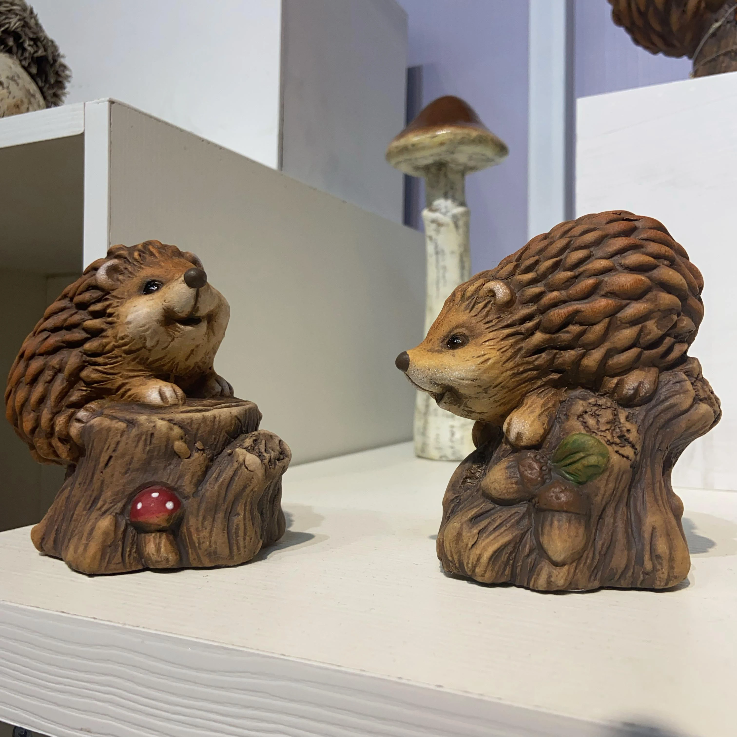 Garden decoration outdoor statue resin animal cute hedgehog holiday ornaments resin craft garden hedgehog for gift