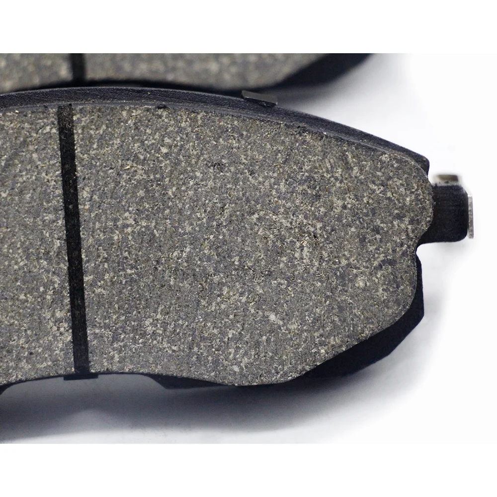 no noise no dusty  semi-metallic front brake pad D1191 for Nissan  Urvan Bus Box