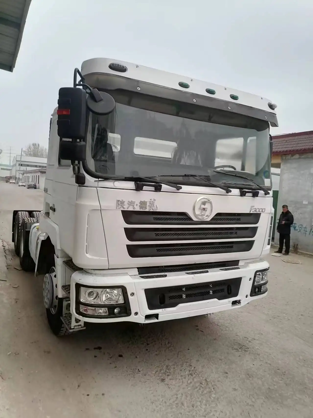Shacman Used Tractor Truck F3000 10wheel with Spare Parts for Free
