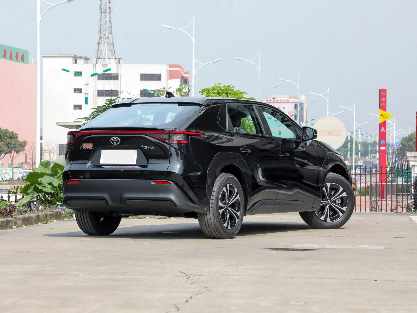 China Quality New Energy Electric Car Toyota BZ4X Faw 4x4 pro 560 km Range with 5 Seats SUV