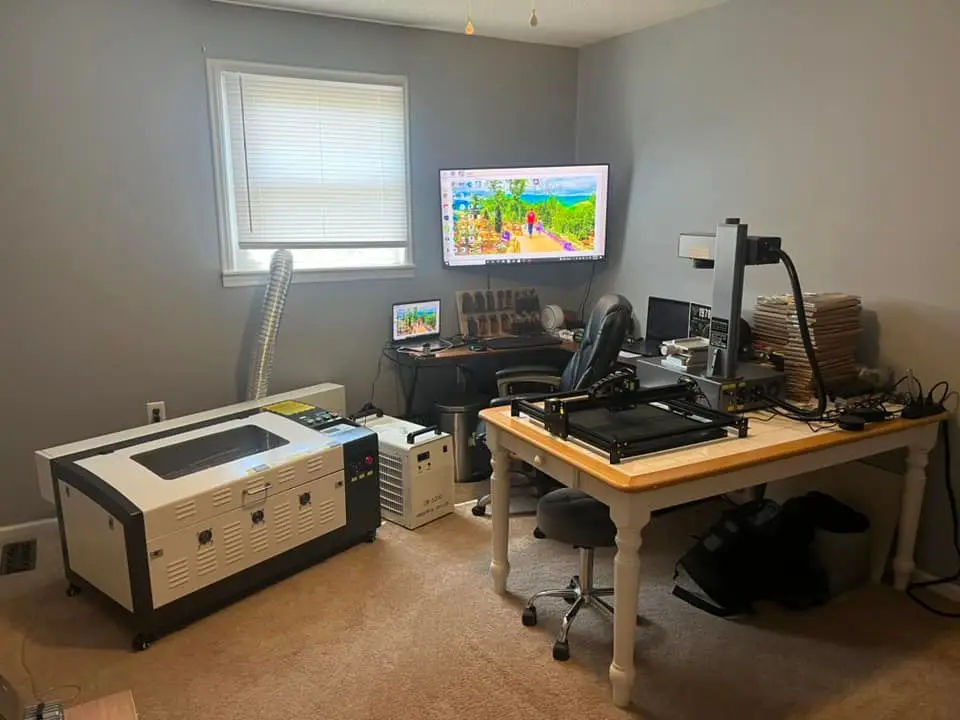 HT460 Gantry Type Laser Engraving and Cutting Machine for Restaurant Diverse No-Metal Materials Crystal Supports DST Format