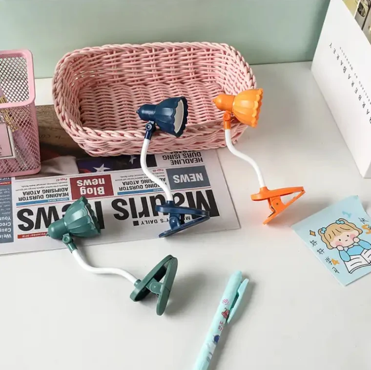 New mini portable clip small desk lamp random Angle rotation free bending small book clip night light