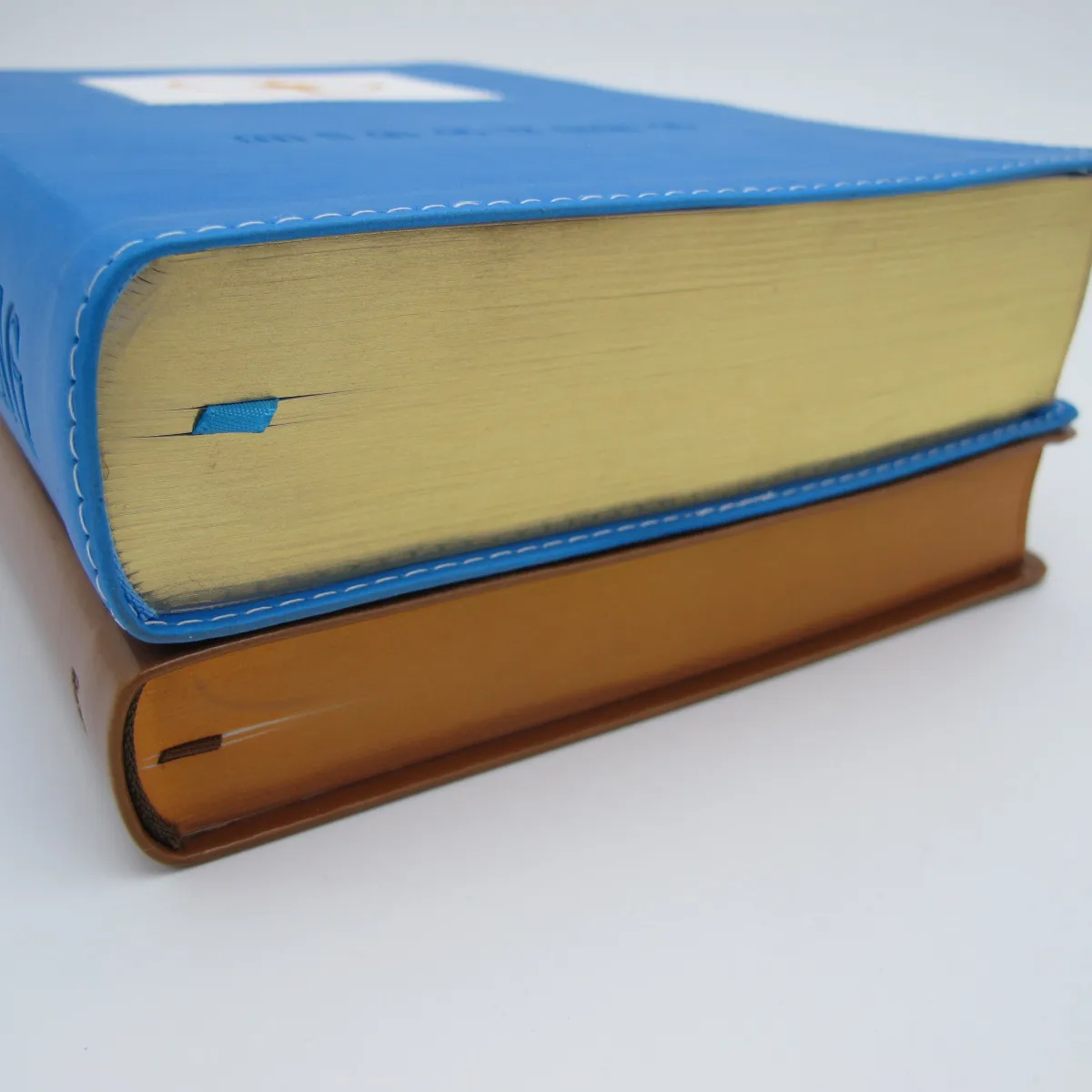 Customized holy hardcover spanish english holy bible printing religious books printing factory