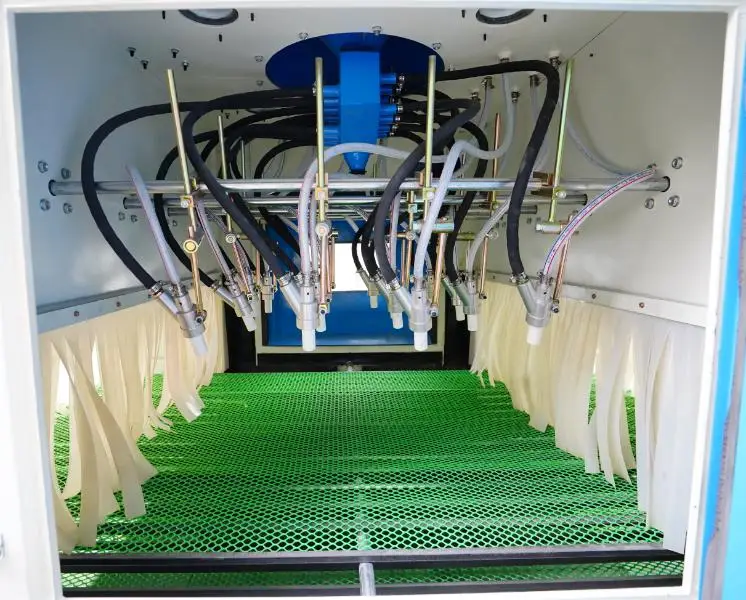 Automatic sandblasting equipment conveyor belt type sandblaster machine