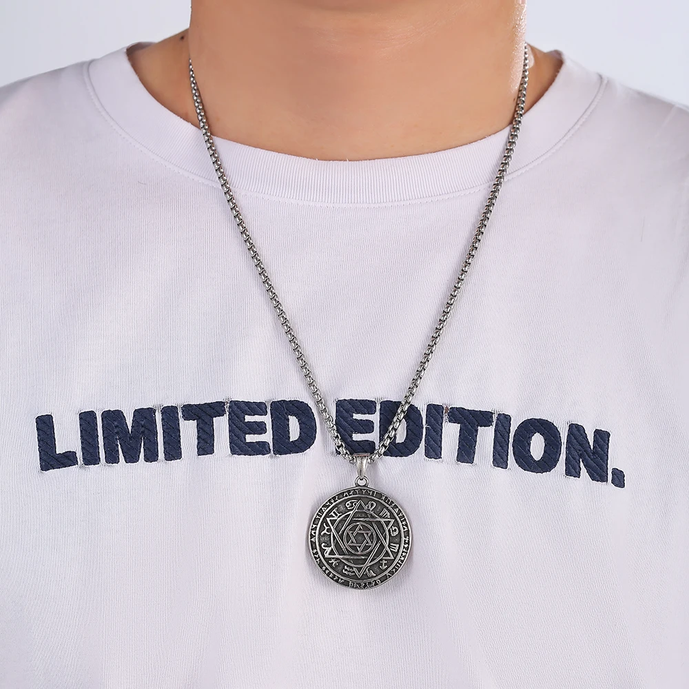 Gothic Punk Star Man Pendant Jewelry Silver Box Link Chain Waterproof Stainless Steel Eye Necklace