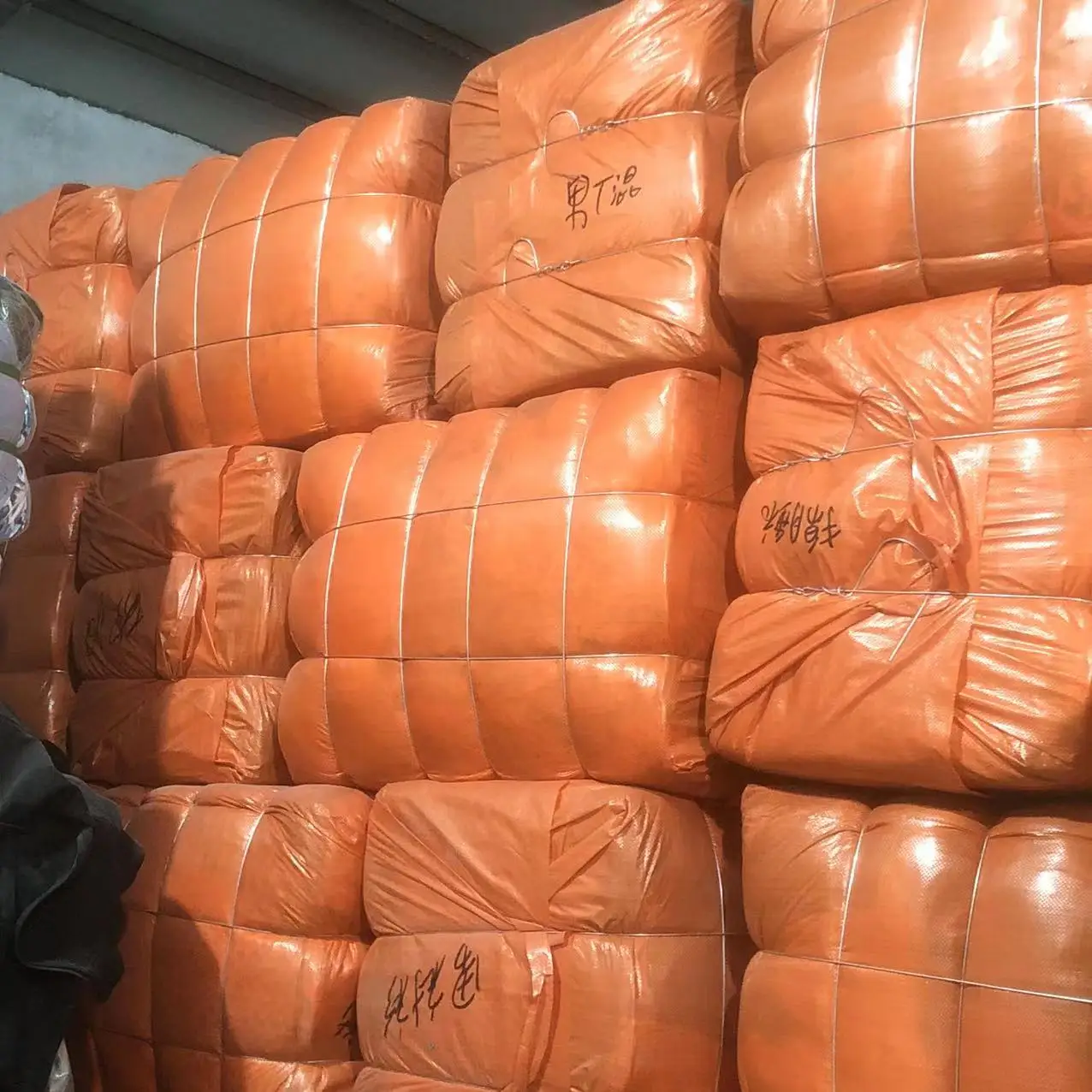 Популярная низкая цена оптовая продажа Высококачественная б/у одежда футболки с