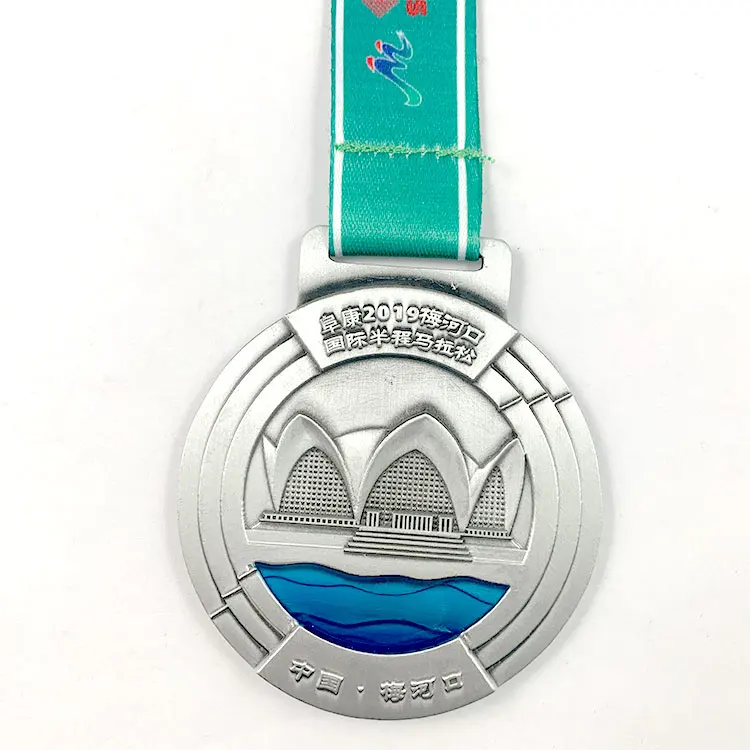 Cheap custom design your own blank zinc alloy silver plating 3D gold medal award marathon running sports medal