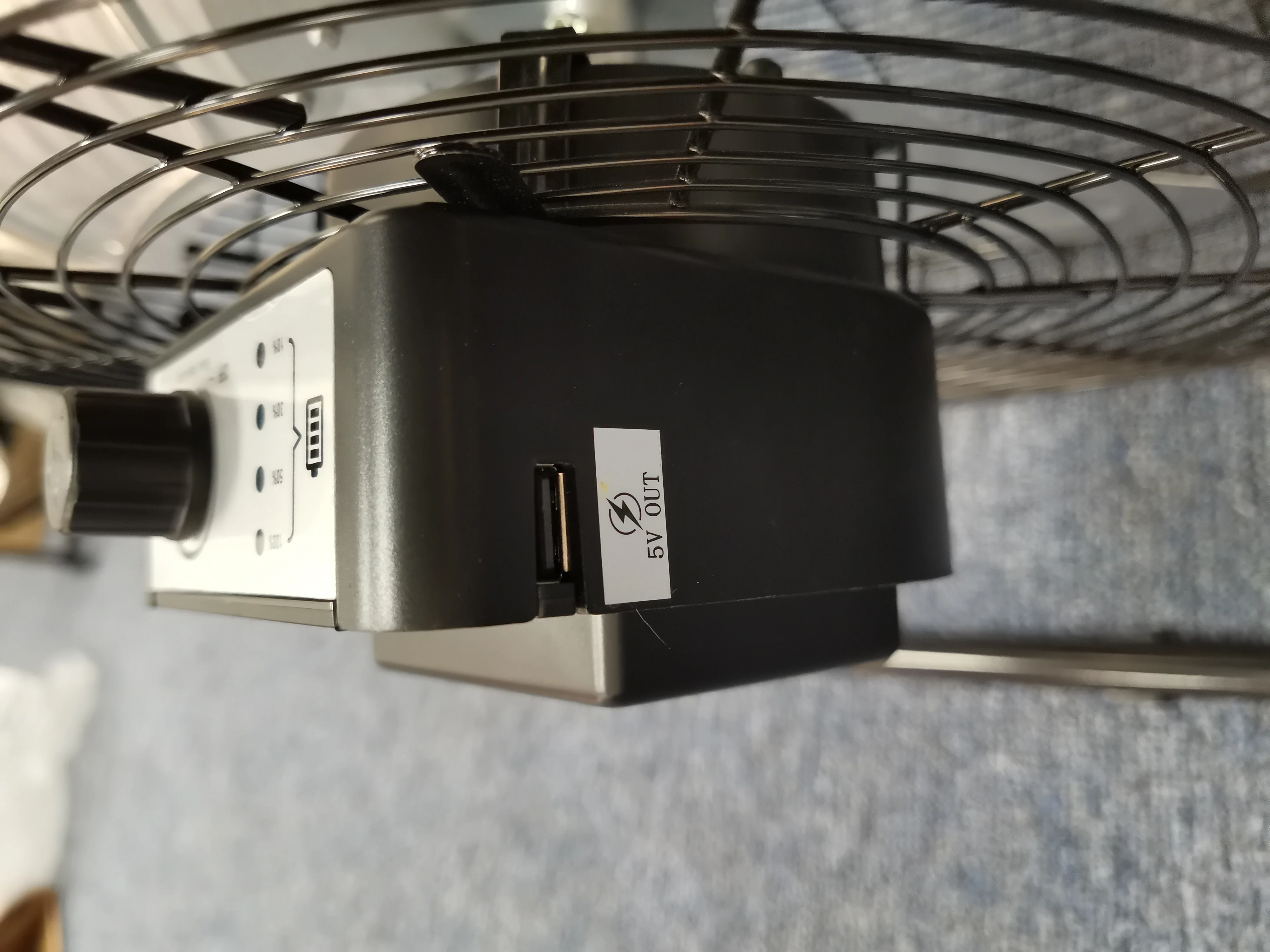 Home appliance 14inch home use mobile easy control  big wind lithium battery  rechargeable solar powered ventilation fan