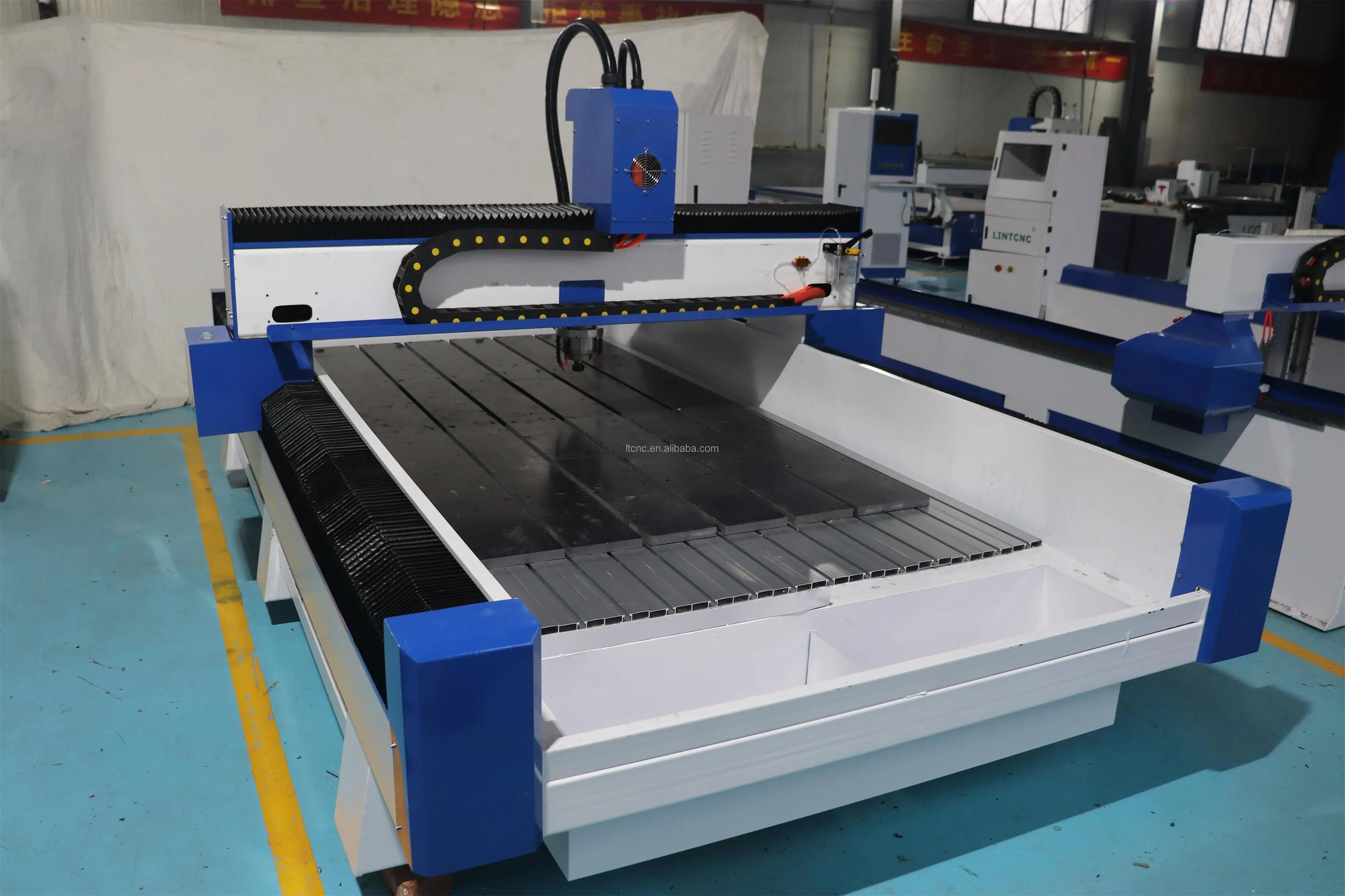 Heavy duty 1325 cnc router cutting machine 1300x2500mm stone/marble/granite carving engraving machine with water tank cooled
