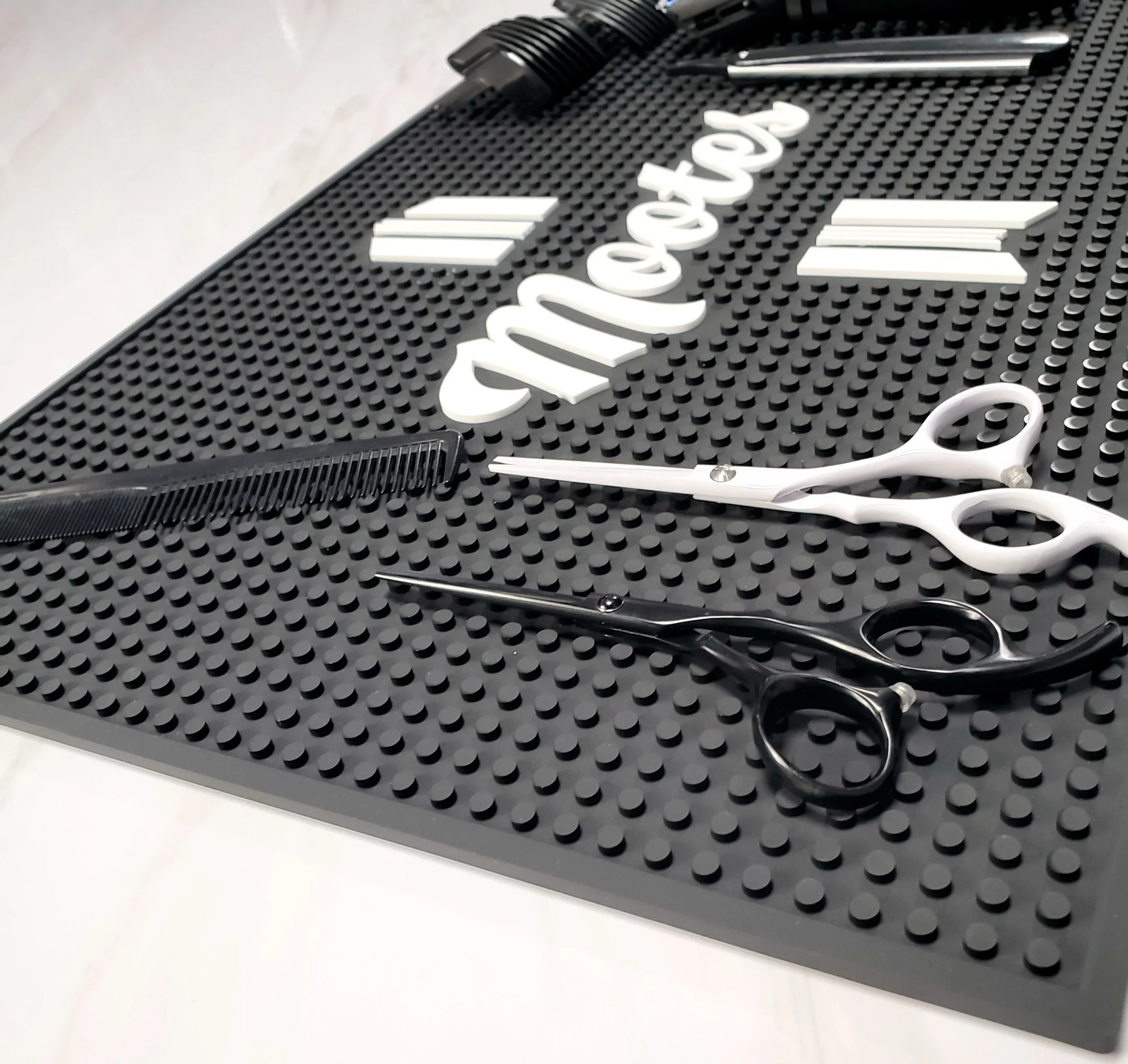 High Quality Silicone Heat-resistant Salon Hair Care Styling Tool Mat Non Slip Barber Magnetic Station Mat