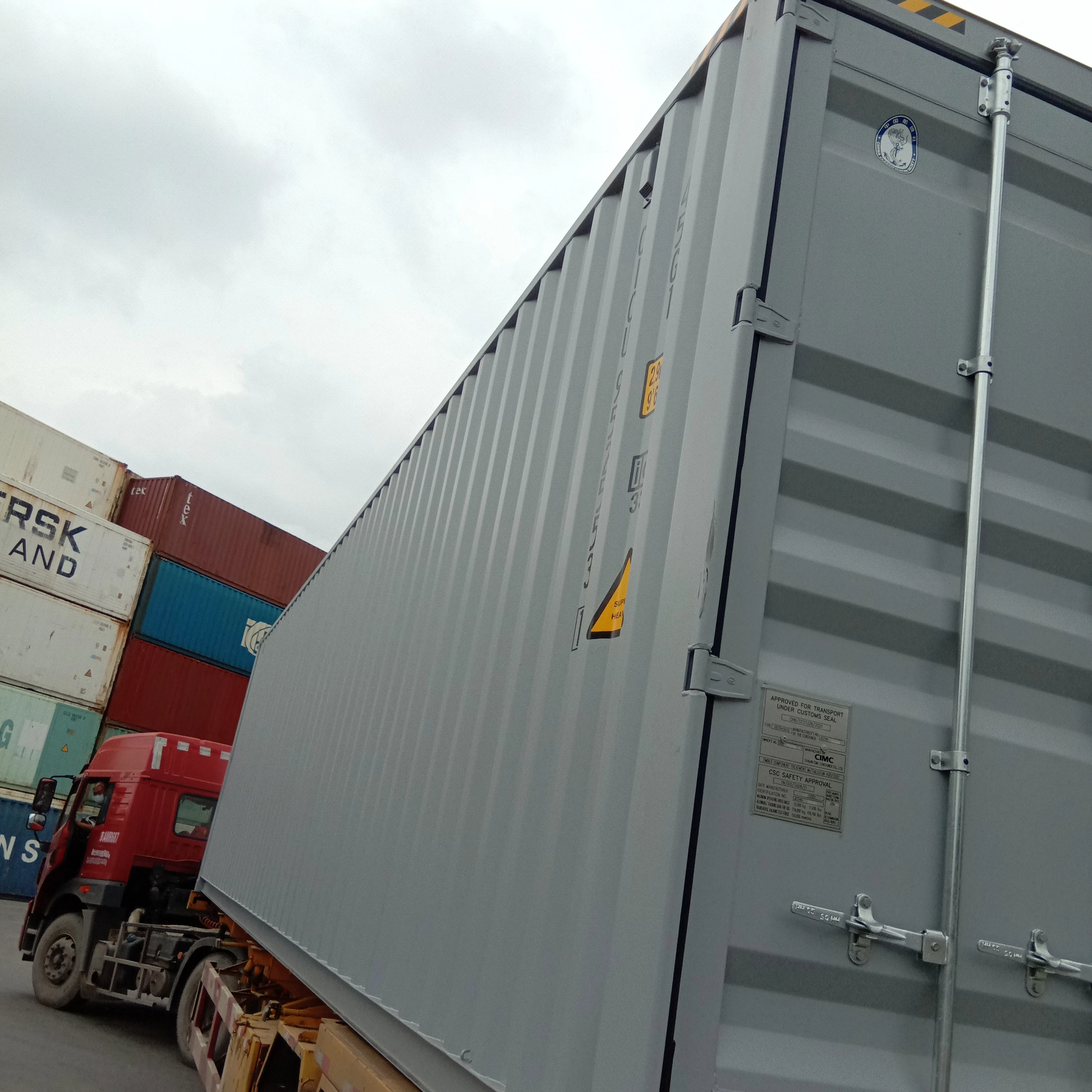 40ft new dry shipping container in Tianjin port(2)