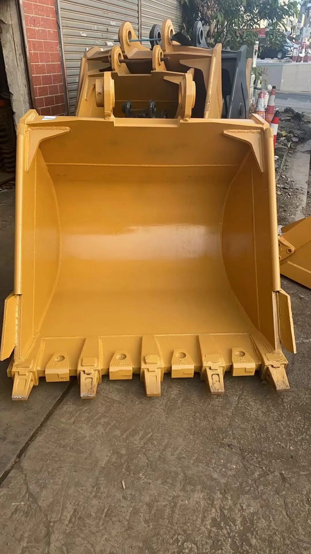 China Make Takeuchi Excavator HD Bucket Rock Standard Bucket for Volvo EC220dl