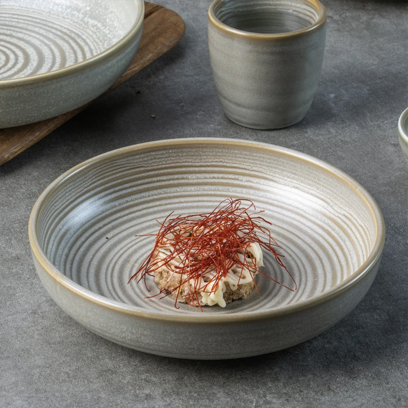 YAYU luxury custom western-style fancy wedding thai homeware hotel round colorful ceramic painted wholesale dinnerware sets