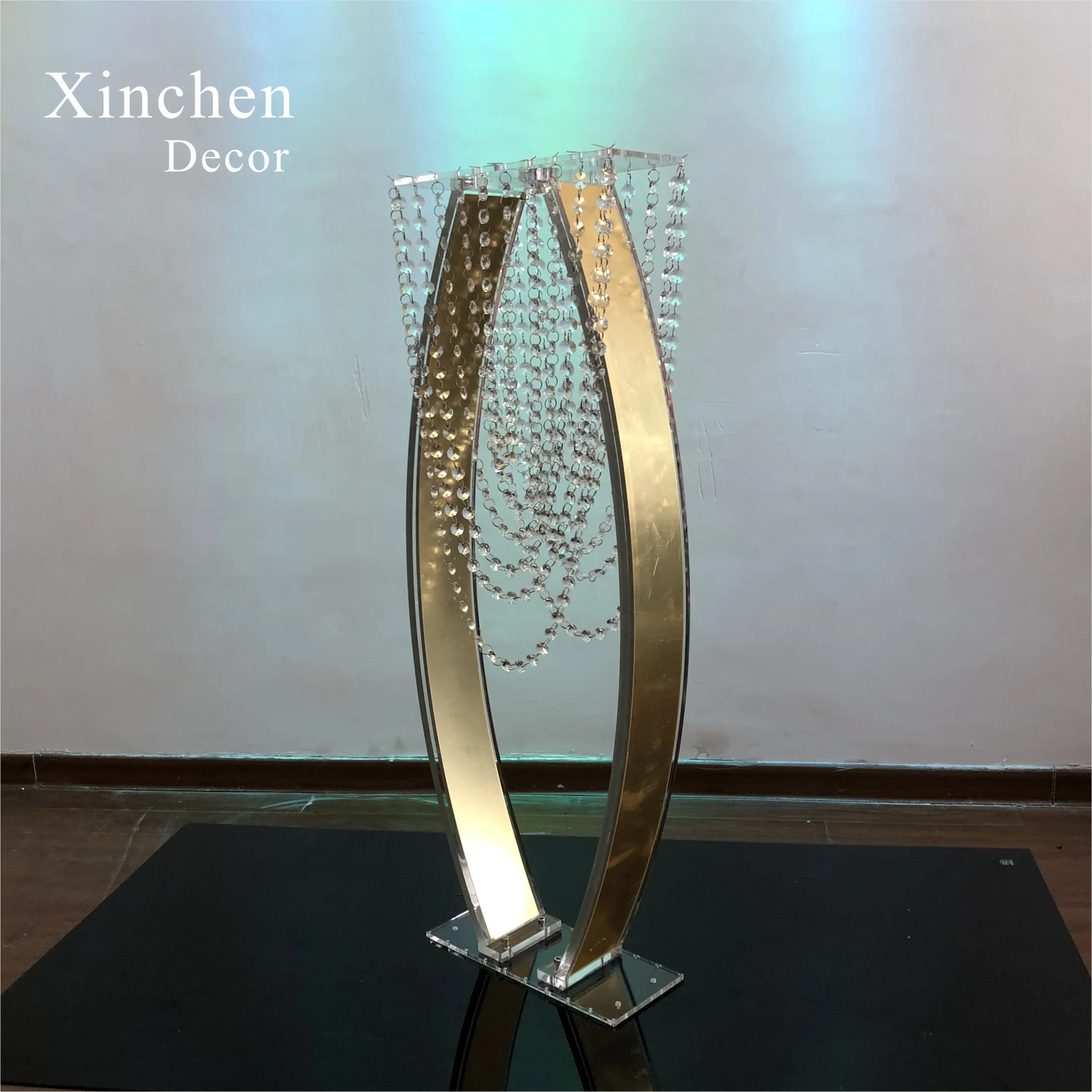 XC-S447G Wholesale wedding table centerpieces gold metal and acrylic hanging beads flower display stand