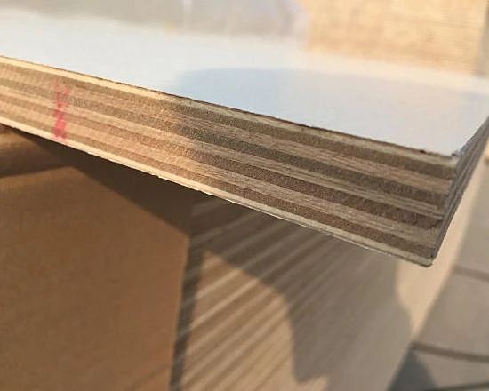 Поставка большого количества фанеры с меламиновой отделкой 18 мм 16 мм оптом