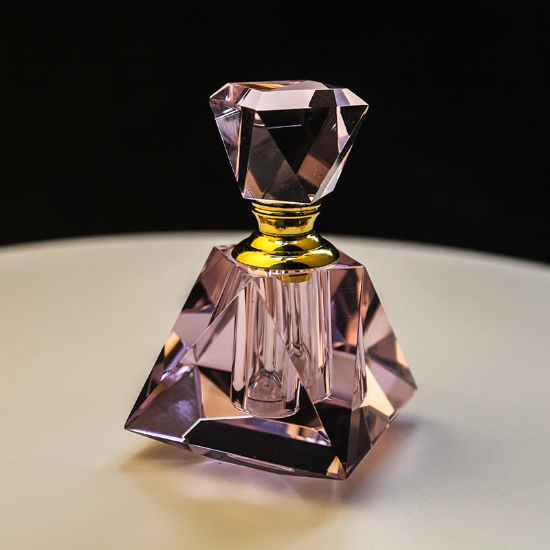 Honor Of Crysal Vintage Styles 3Ml Luxury Pyramid Shape Pink Crystal Perfume Bottles Home Decoration Bottle Wedding Favors Valentine Gift