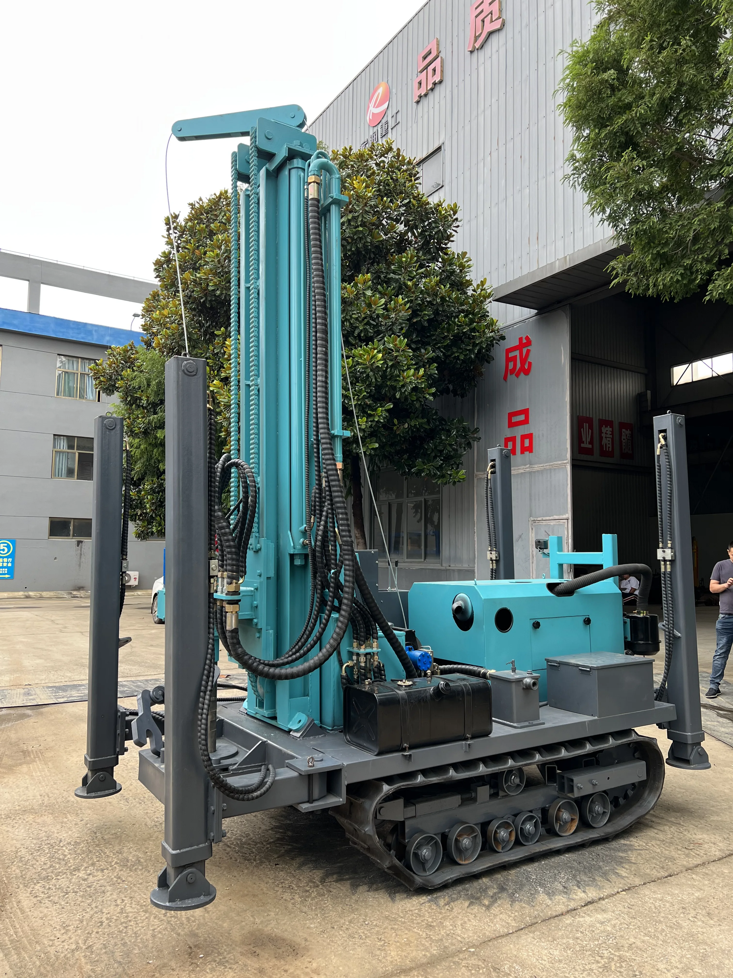 crawler durable rotary pneumatic drilling and blasting hammer Efficiency drill borehole drilling rig