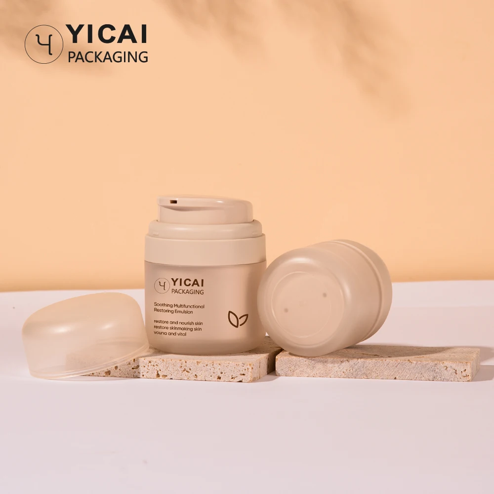 Plastic Serum Lotion Twist up Airless Bottles 15 Ml 30 Ml 50 Ml Square Refillable Airless Pump Bottle Luxury Cosmetic Packaging