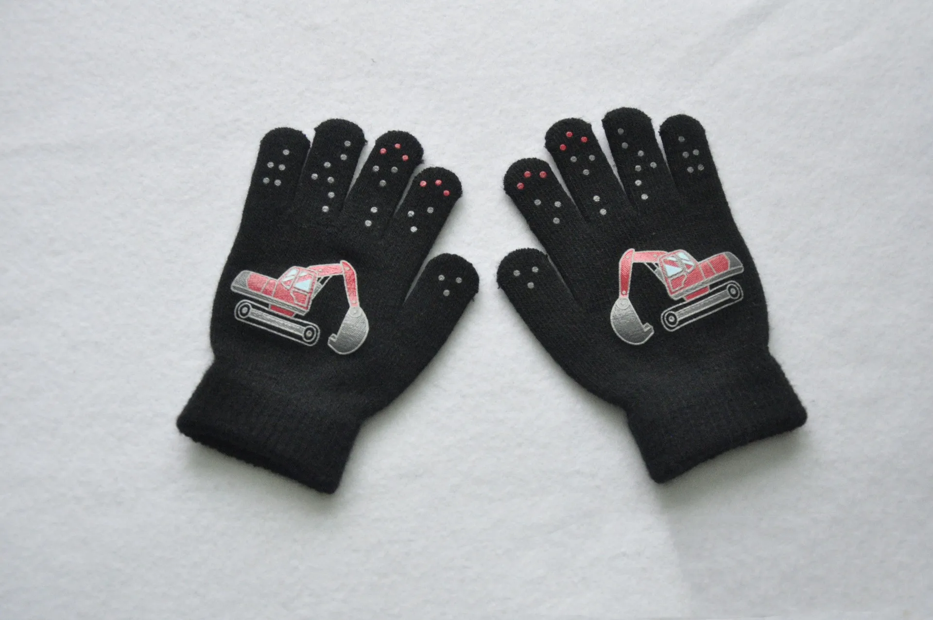 5-11 year old children warm outdoor sport velvet thickened gloves in winter cartoon engineering car pattern knitted gloves