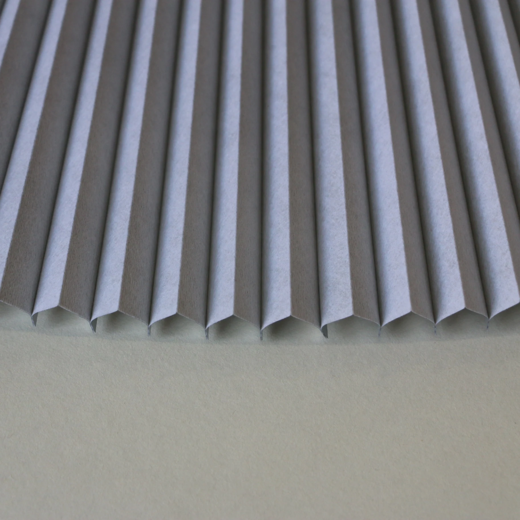 Durable and UV resistant pleated fabric for luxury home decoration curtains