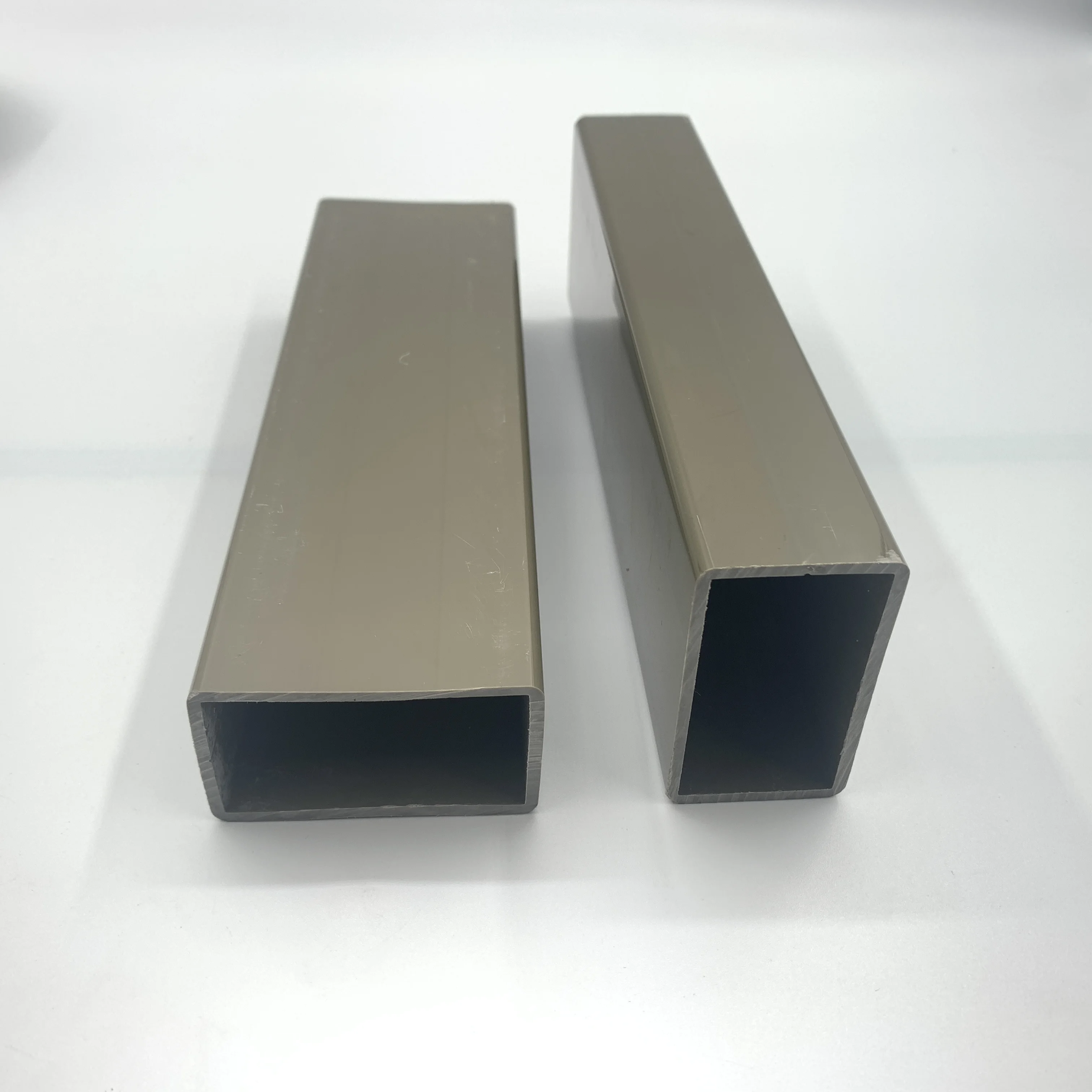 Экструдированные Изделия используются в офисных зданиях, украшениях, санитарных изделиях