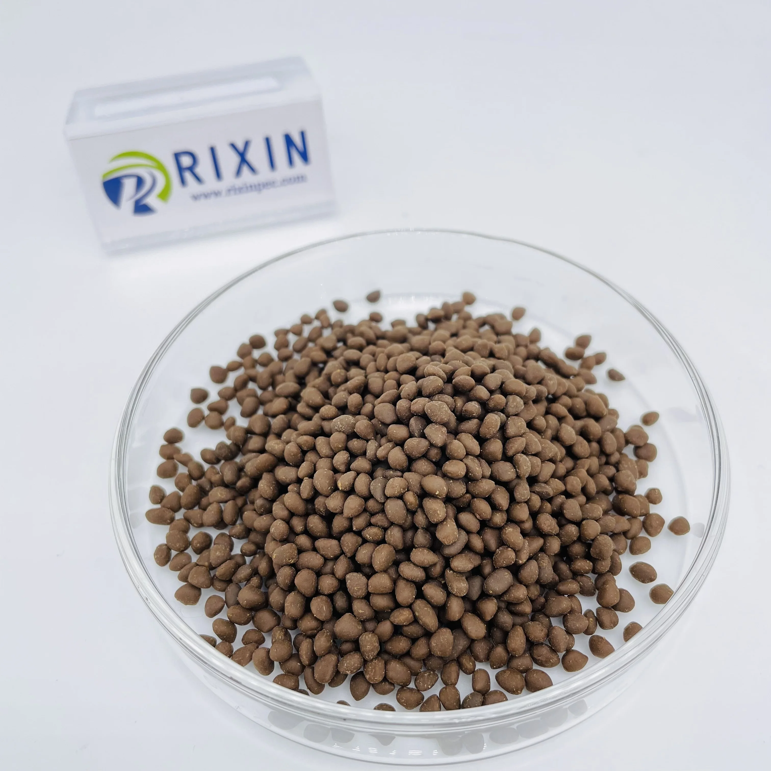 Petroleum solid corrosion inhibitor granules/antirusting agent are used for downhole pipe fittings/tubing corrosion protection