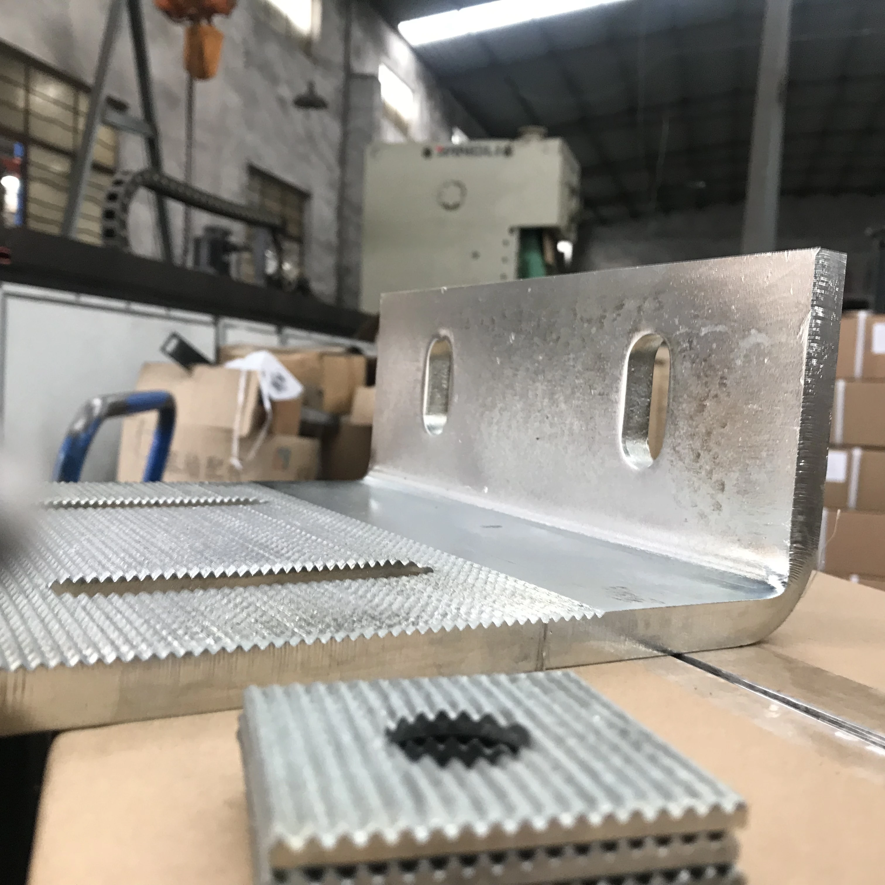 Top Sales High Quality Factory Sales Steel Stainless Steel Angle Bracket L Angle for Stone Wall Cladding Made in China