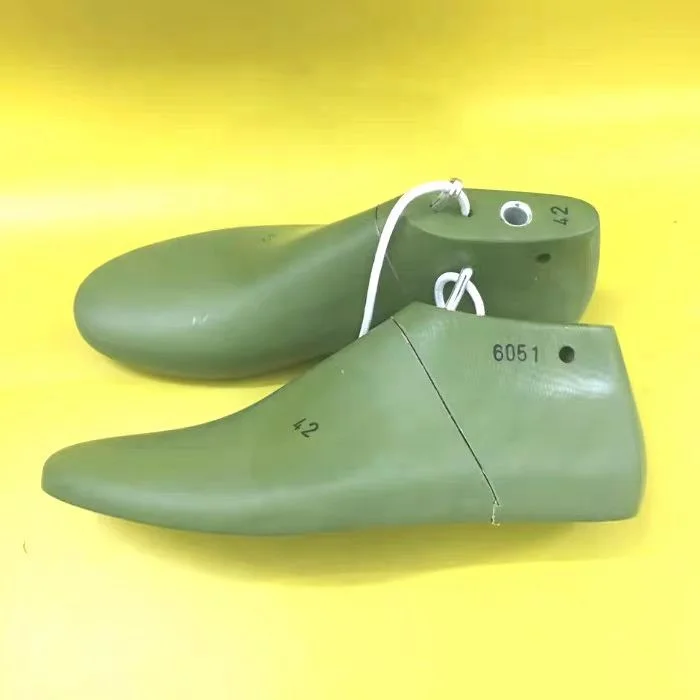 Man round toe sneakers plastic shoe lasts