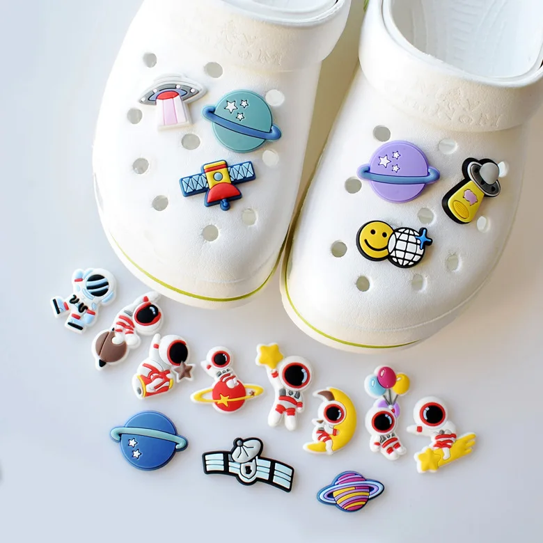 
2021 New Hot Wholesale Soft PVC Cartoon Astronaut Charms Shoes Decoration for Croc Shoe Charms 