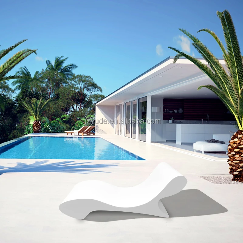 Garden Poolside Furniture Lounge Pool  Chaise Lounge Chair Outdoor Daybed PE Sunbed In Water Pool