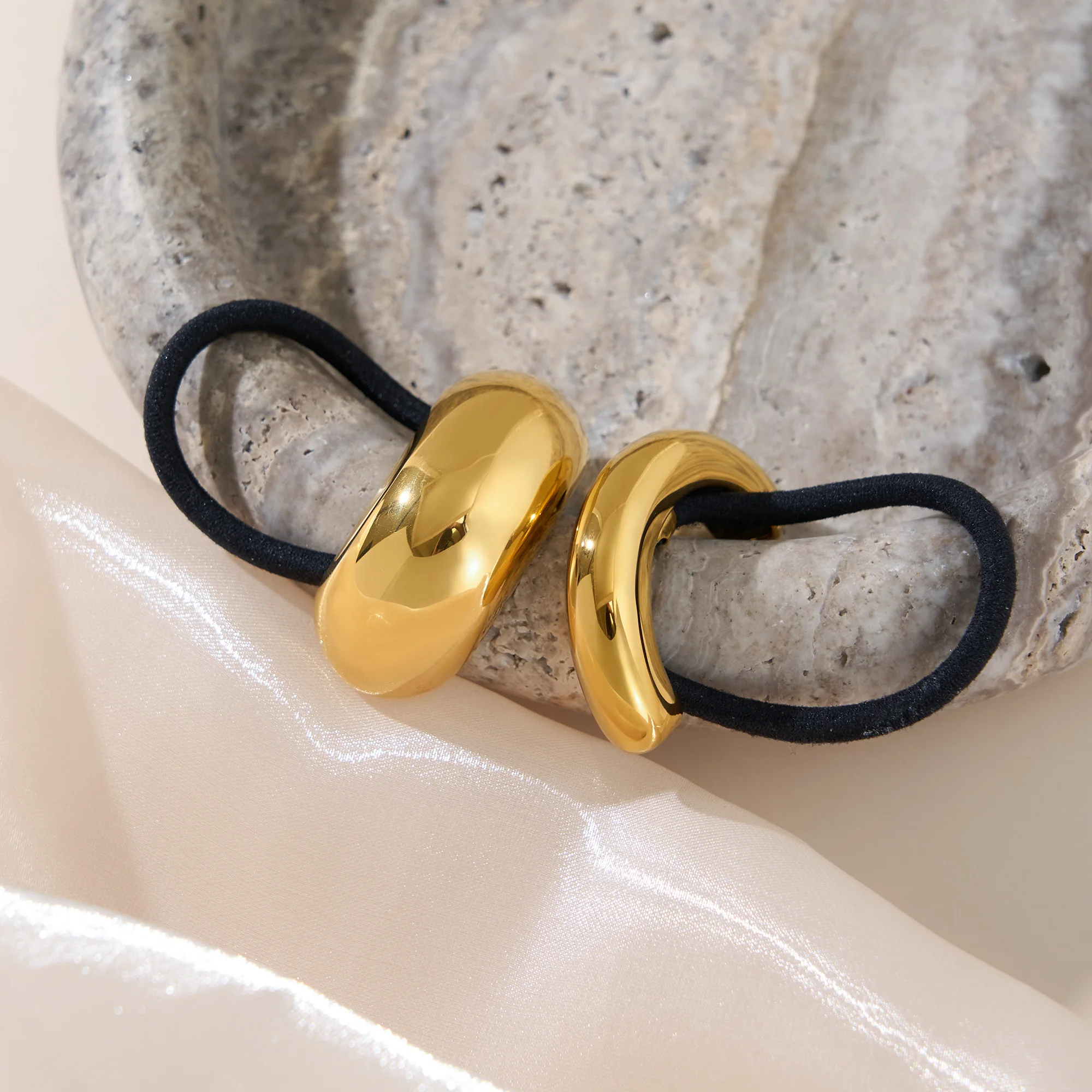 Dazan New HOT 18k Gold Plated Stainless Steel French Vintage High End Shine Half Moon Hair Accessories For Mom Gift City Jewelry