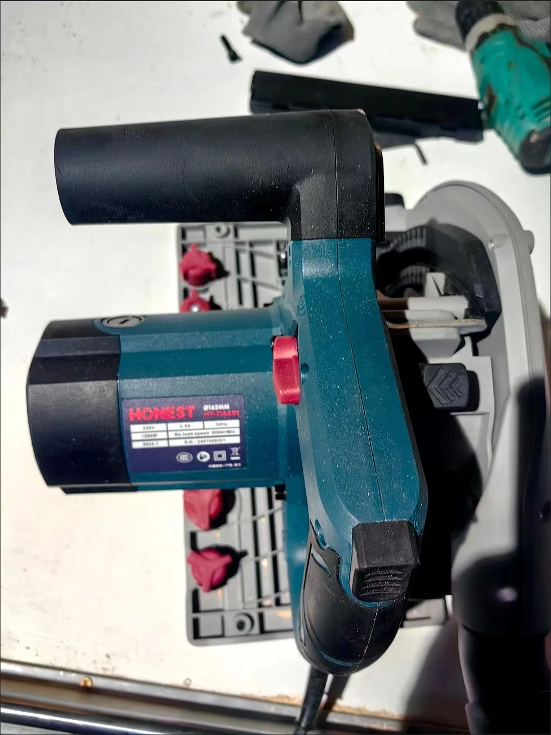 AKX Circular Track Saw With 165mm Blade Diameter For Precision Wood Cutting Electric 1200w Oem Cutting Machine Circular Saw