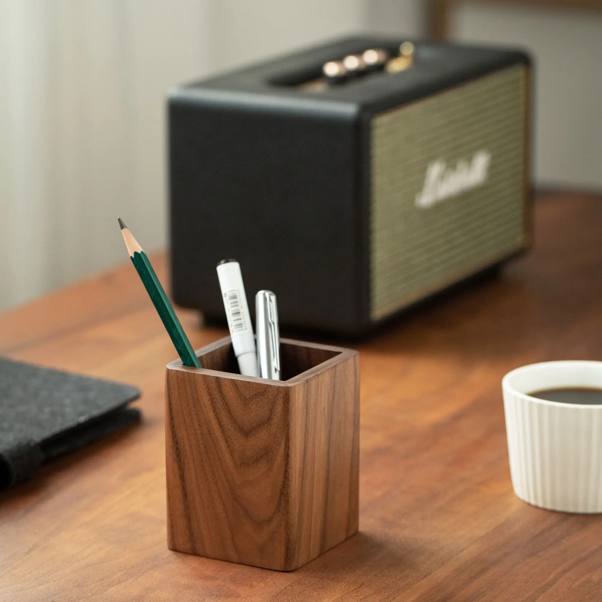 Wholesale Rectangle Pattern Pen Stand Modern Pen Organizer Solid Walnut Wooden Pen Holder for Desk