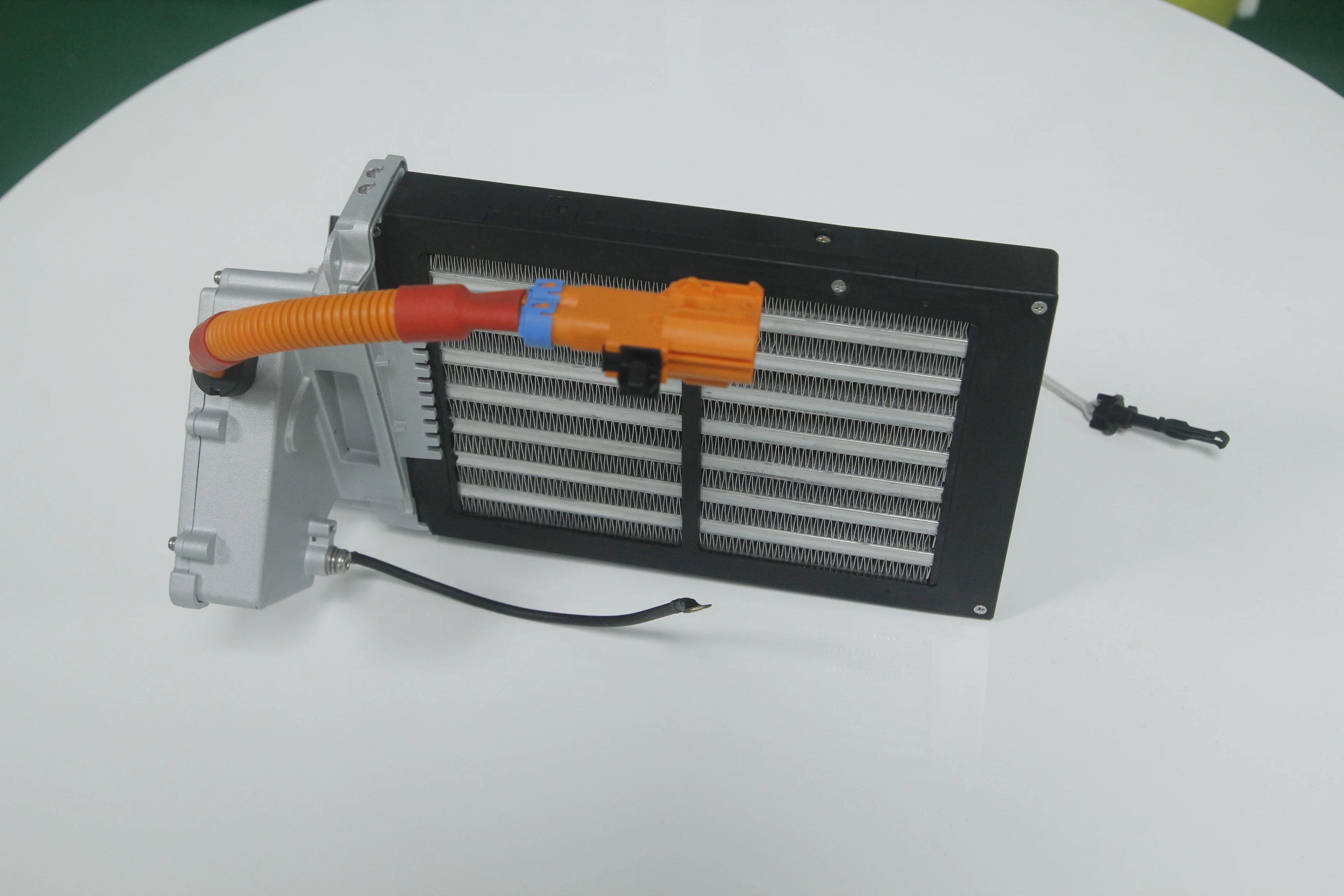 2022 Hot new energy cars fan heat protection ceramic ptc heater heating element