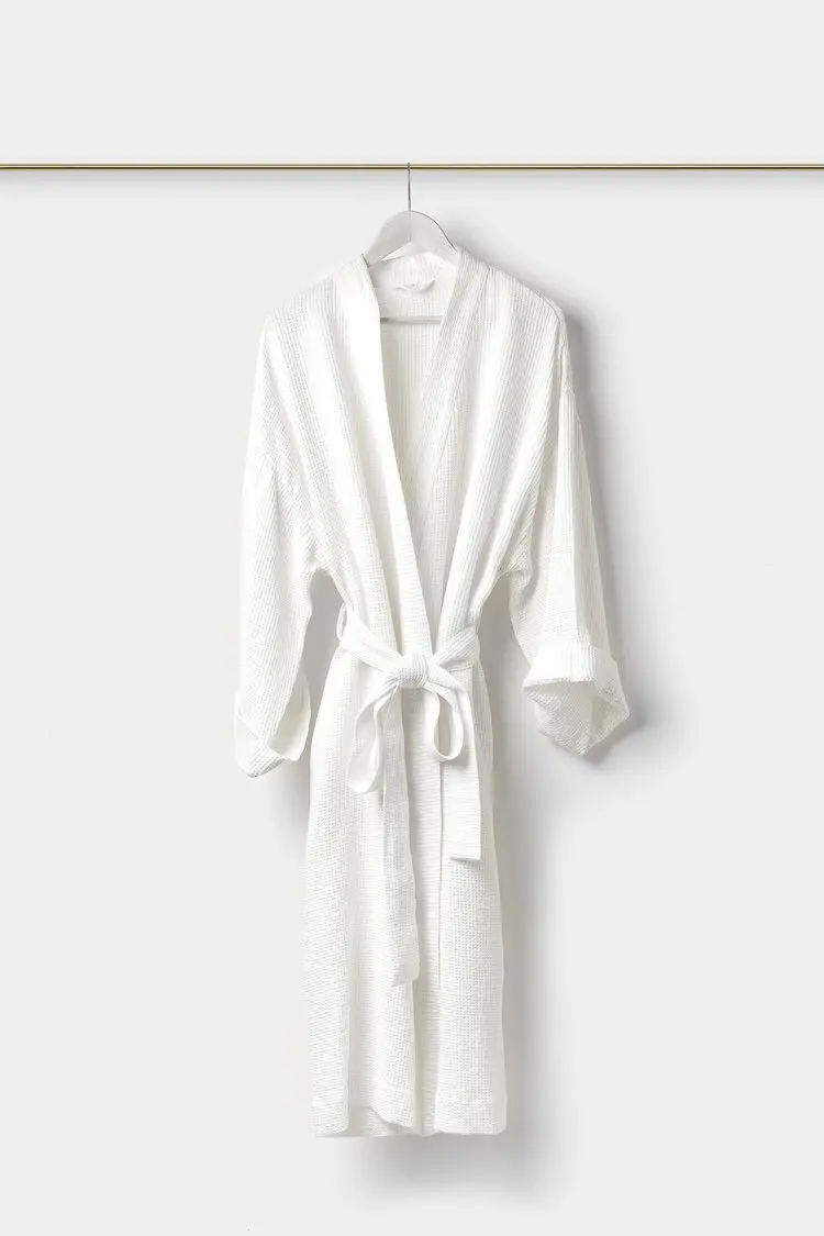 Quick Dry Luxury waffle bathrobe Soft 100% Yarn-Dyed Linen Woven Custom Knee Length with Thermal and Elastic wholesale bathrobe