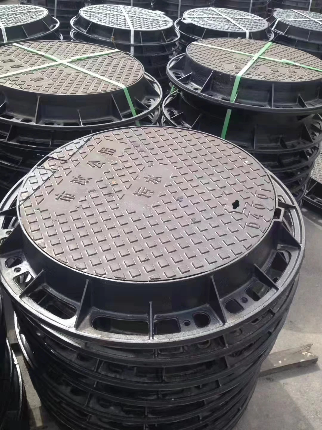 OEM сервис En124 D400 C250 квадратный круглый колпачок из ковкого чугуна с эпоксидным покрытием