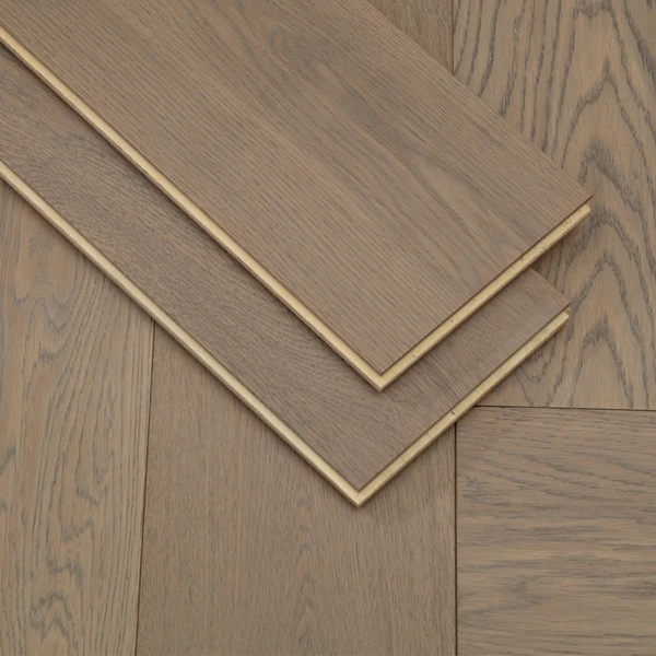 Herringbone Indoor Engineered Wood Flooring Oak Birch Wear-Resistant Matte Brushed Engineered Flooring