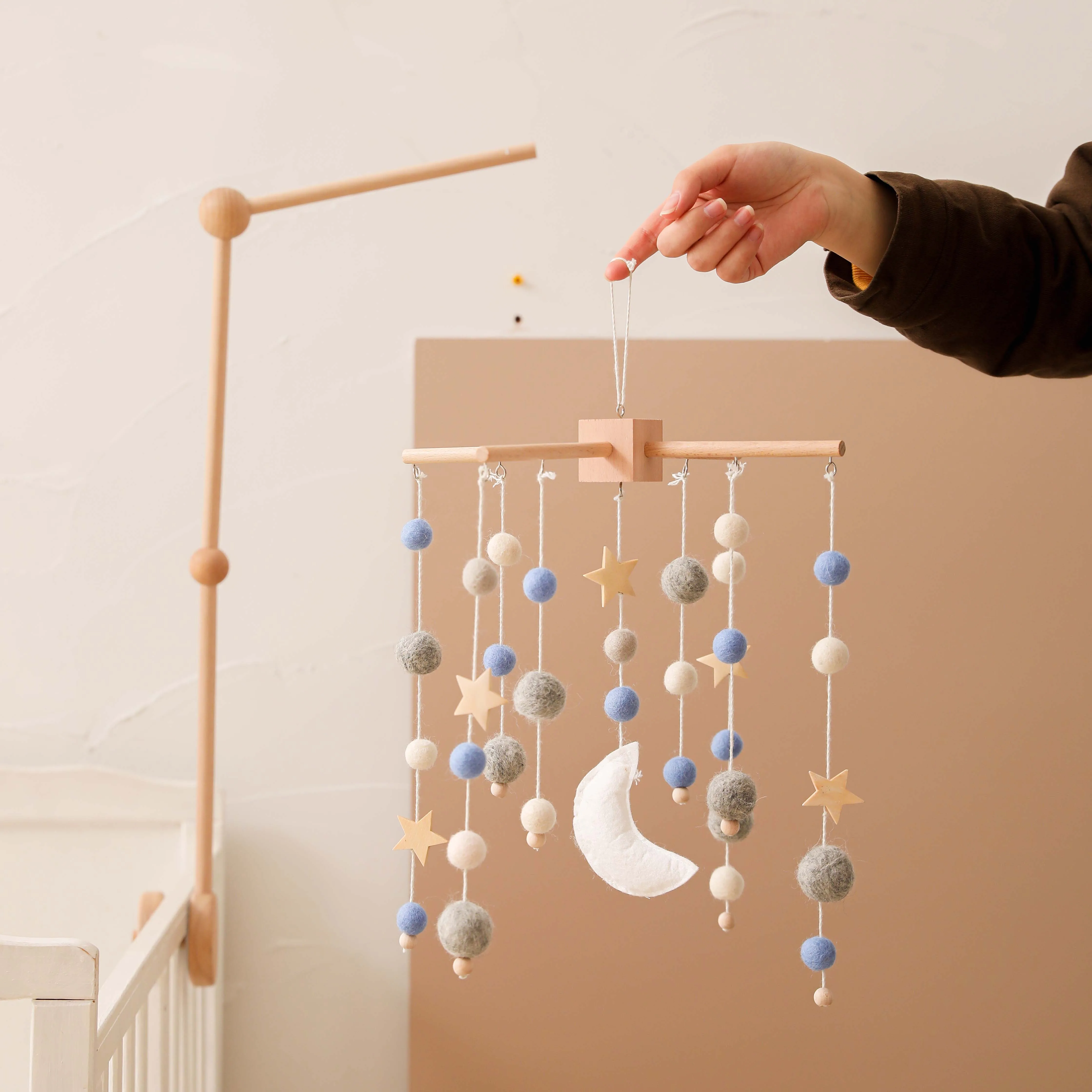 Hot Sale Handmade Plush Baby Bed Bell Custom Felt Baby Sleep Mobile Colorful Plush Music Bed Bell