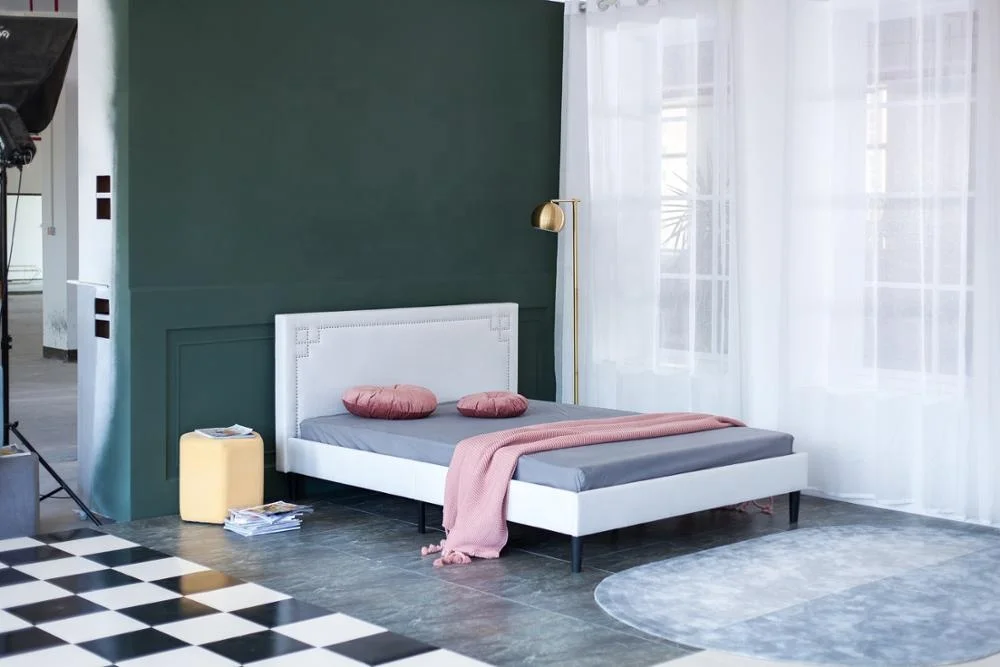 
Standard Upholstery Tufted Headboard King Size Wood Bed Frame with Wood Slats 