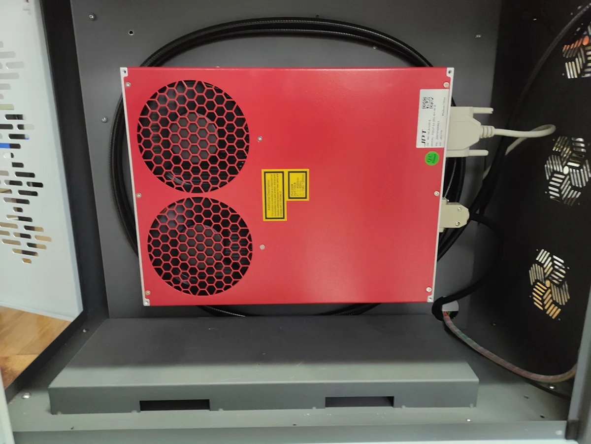 Newstec 2.5D 3D 100W 200W JPT MOPA Color M7 deep engraver fiber laser marking machine rotary for metal jewelry engraving