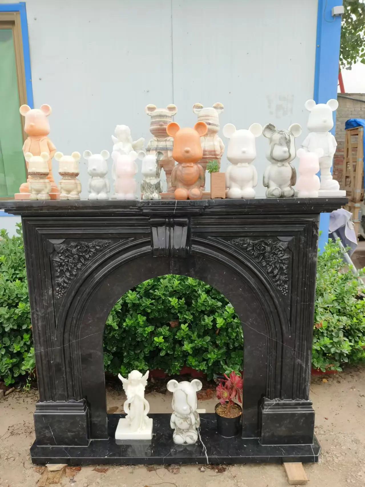 Refine Stone supply Luxury Action Figure Bear Bearbrick white marble statue for home decoration