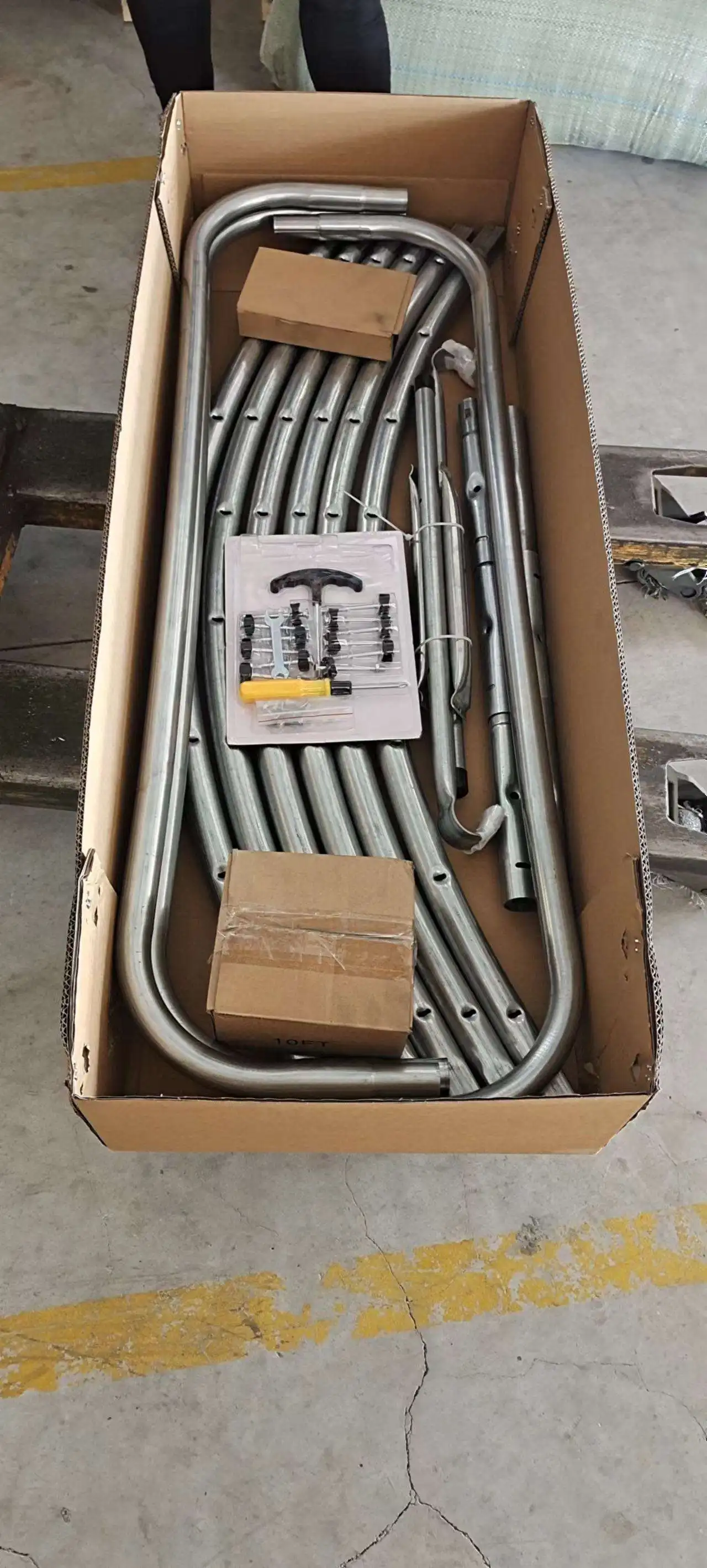 Factory Direct Sales 6ft Big Trampoline Kids Outdoor Jumping Fitness Trampoline With Net